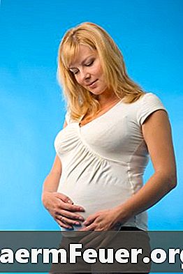 A frequência dos chutes de um bebê de seis meses no útero