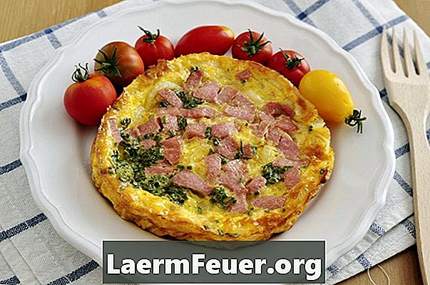 Die Kalorien in einem Omelett mit drei Eiern und Schinken und Käse
