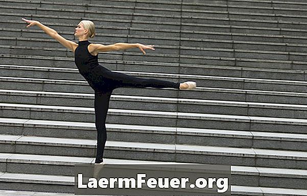 Różne pozycje arabeski w balecie