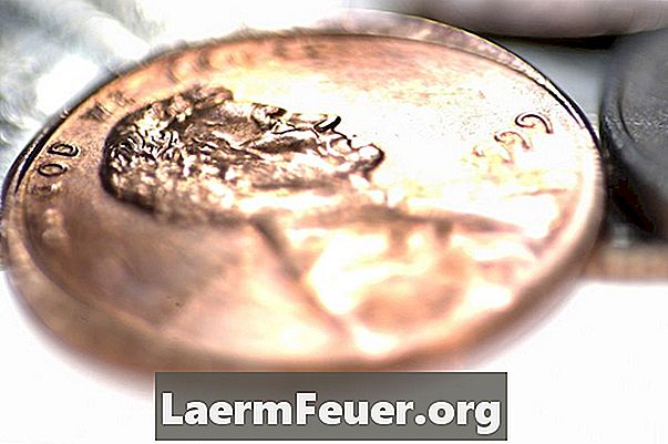 Hvordan lage et anheng fra en mynt