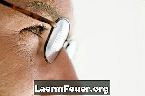 Comment ajuster les plaquettes de lunettes très proches du visage