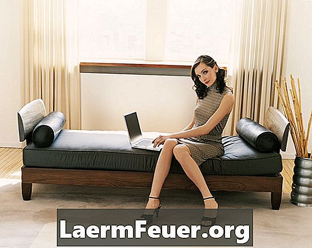 Kako dobiti krevet da izgleda kao kauč na razvlačenje