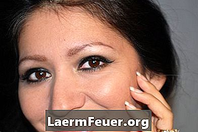 Kā atvieglot brūni vai purpura plankumi, kas rodas pimples