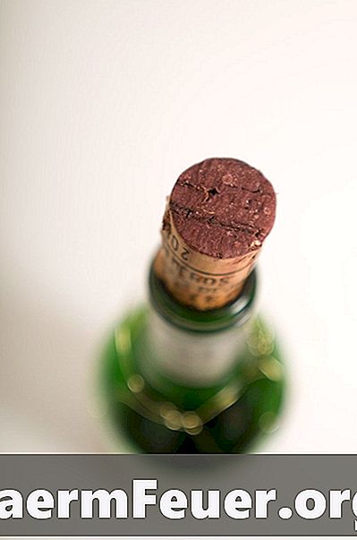 Jak umieścić korek z powrotem w butelce wina