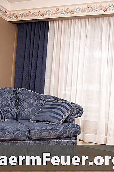 Как да комбинираме завеси и дивани