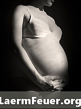 Kako narediti belly cast of noseča ženska