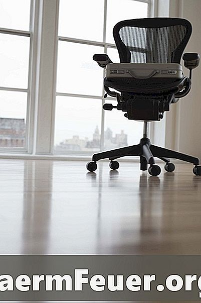 Hur fixar du uppstängningen av en kontorsstol?