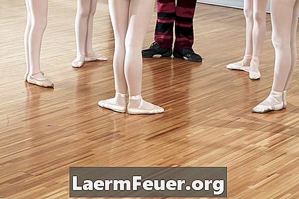 Wie zerrissene Ballettsocken reparieren?