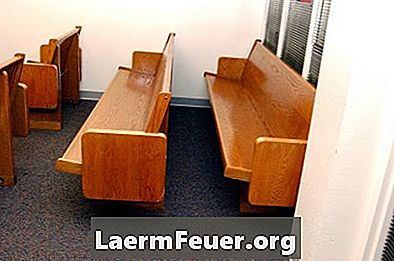 كيفية بناء مقاعد الكنيسة مصنوعة من الخشب