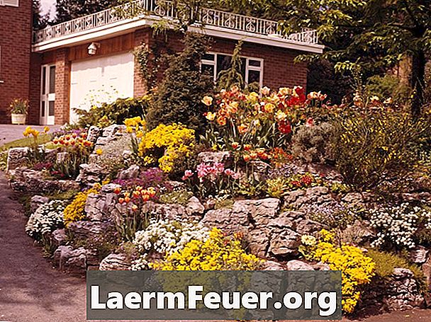Cómo construir un jardín ornamental en su patio trasero