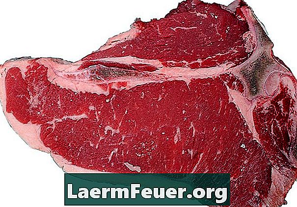 Quais são os perigos de recongelar carne descongelada?