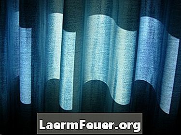 Cómo coser las cortinas de voile
