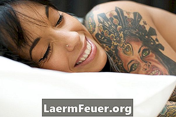 Cómo personalizar un tatuaje en línea