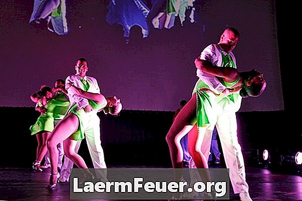 Πώς να χορέψετε το βιεννέζικο βαλς