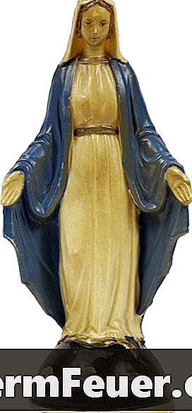 Bagaimana untuk menghiasi Makam Our Lady of Fatima pada bulan Mei