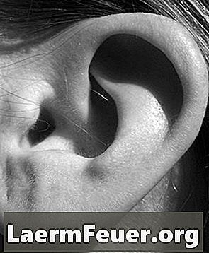 Informações sobre como colocar o óleo de coco no ouvido para resolver uma infecção do ouvido médio