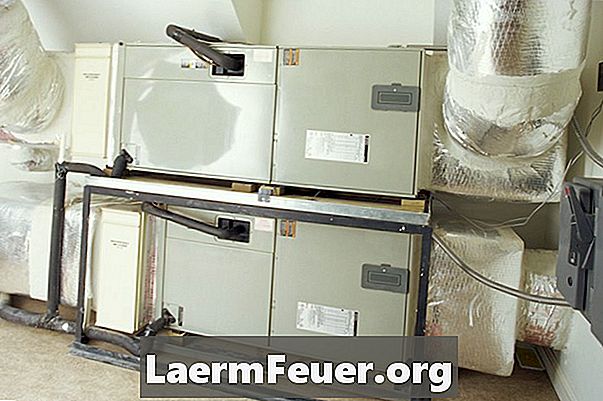 Buizen van koper buigen zonder te verdraaien in een airconditioner
