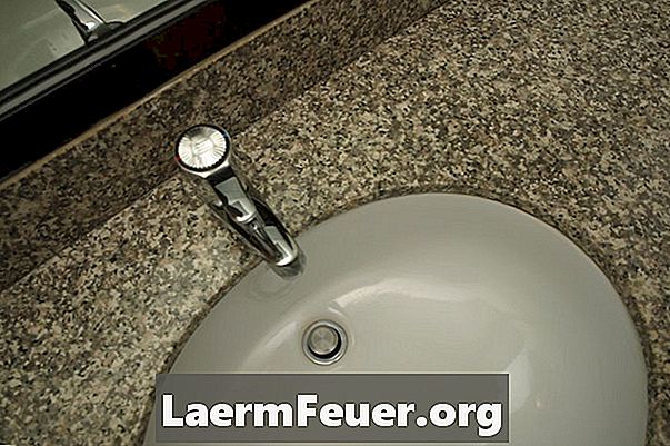 Jak wyeliminować zapach gazu ze ścieków z odpływów łazienkowych