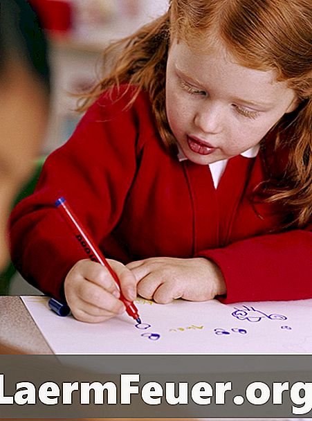 Hogyan tanítsuk a gyerekeket, hogy tartsanak egy ceruzát