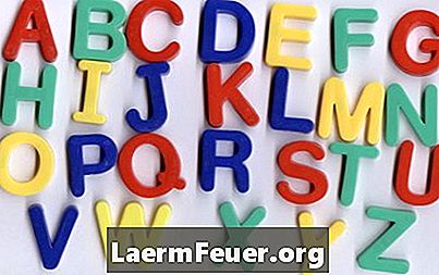 Hur lär man förskolebarn att skriva alfabetet