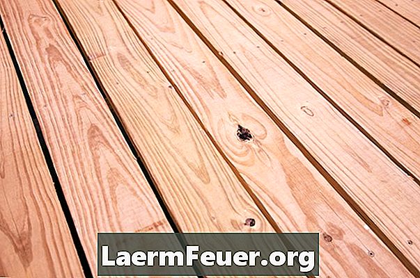 Как лакировать и герметизировать деревянную палубу для длительной защиты