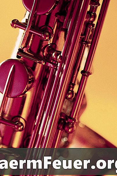 Como melhorar o som de um saxofone alto