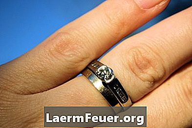 Как да се предпази пръстенът да направи зеления ми пръст?