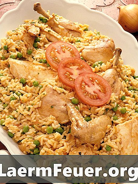 كيفية جعل وصفة الأرز البنمي مع الدجاج المقلي (الأرز مع الدجاج)