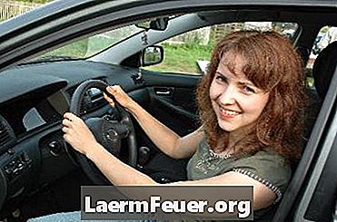 Como fazer ajustes no freio de mão em um Toyota Corolla