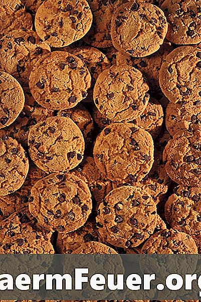 Cómo hacer cookies estadounidenses usando mezclas listas para pastel