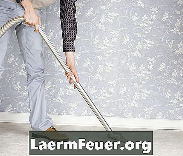 Cum să curățați lichidul de frână al covorului