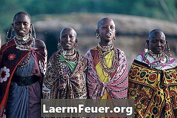 Wie man Kleidung aus Westafrika herstellt und trägt