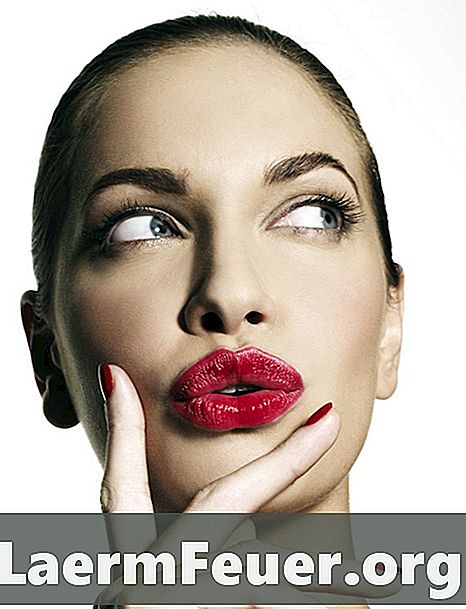 Hoe maak je rode lippenstift er stijlvol uitzien en niet gewoon