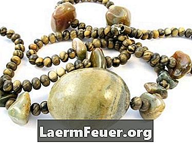 Hogyan készítsünk természetes kőből készült medálokat?