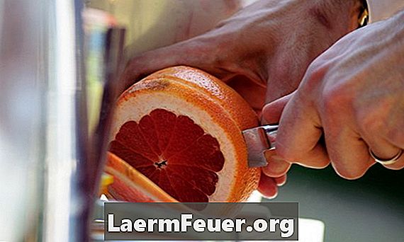 كيفية جعل الفاكهة لكمة مع العفريت