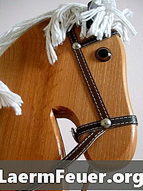 Як зробити дерев'яний гойдалки коня