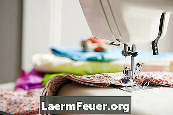 Ako pridať tkanina panel na zadnej strane šaty