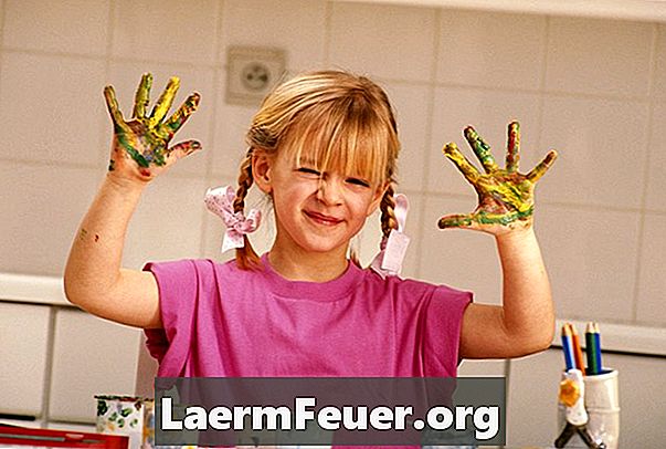 Hur man gör ett tygmålningssats för barn