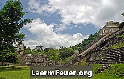 Come realizzare un modello in miniatura di un tempio maya