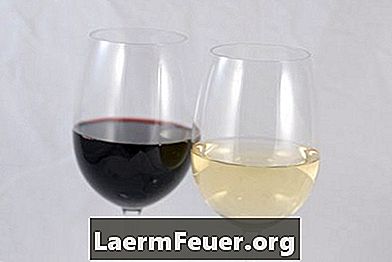 Como fazer um sistema caseiro de filtragem de vinho