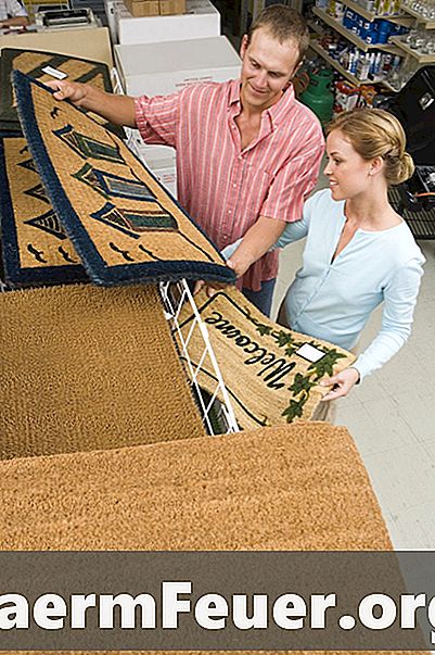 איך לעשות שטיח חלקה באמצעות מגזרות