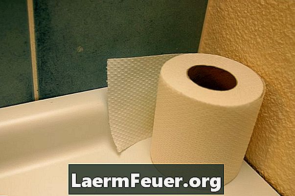 Hvordan lage et hekletrekk for toalettpapir med dukker