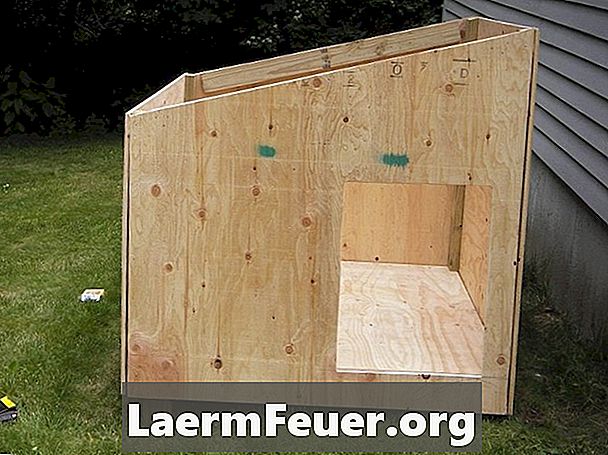 発泡スチロール板で犬小屋を作る方法
