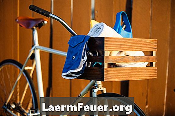Come fare un cestino di bicicletta in legno