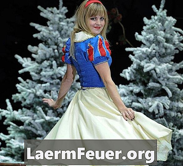 Jak si vyrobit Snow White kostým doma s vlastní oblečení