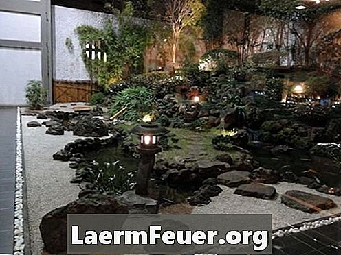 Come fare una fontana in cemento per il giardino con foglie di rabarbaro