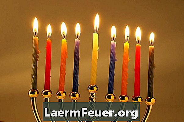 Πώς να κάνω μια Menorah Hanukkah για ένα παιδί