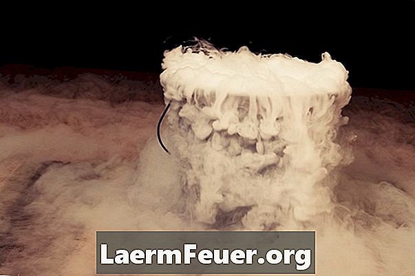 Como fazer uma máquina caseira de fumaça com gelo seco