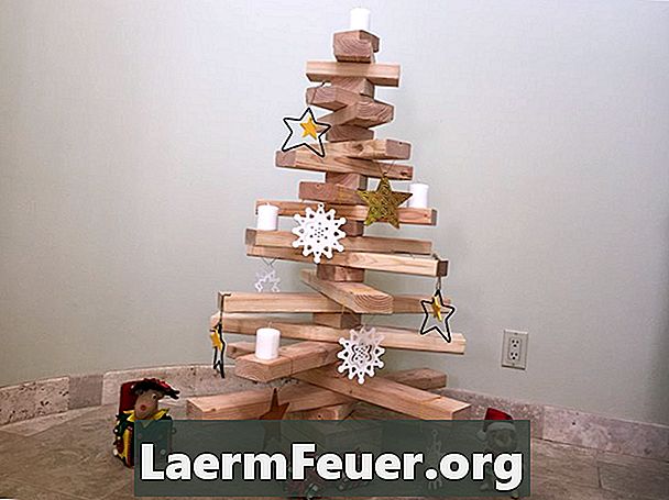 Како направити дрвено божићно дрвце