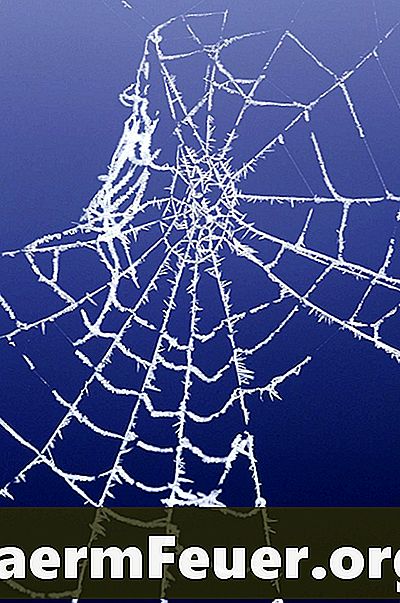 Πώς να κάνω ένα βρώσιμο Spider Web σε ένα κέικ Spider-Man
